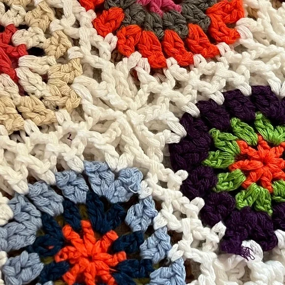 Granny Square Crochet Crossbody Bag - Picture 3 of 3